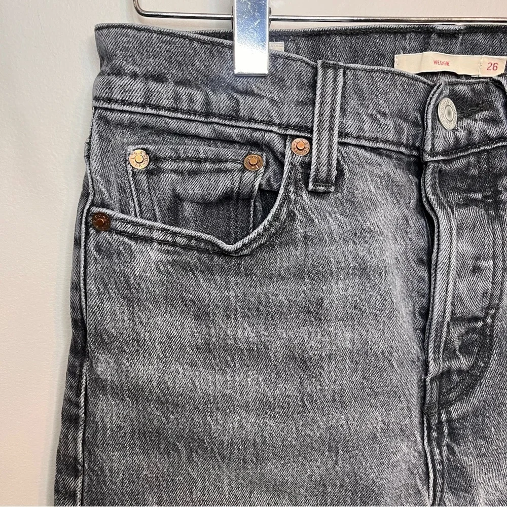 Levi Women’s Wedgie Icon Fit Straight Jean 26 - Picture 5 of 10